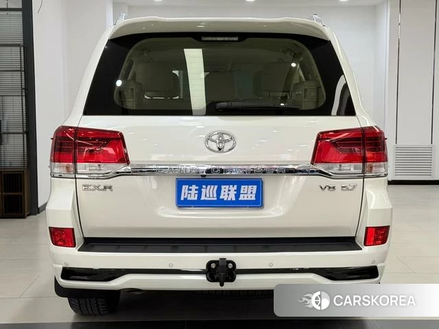 Toyota Land Cruiser (imported) 2018 Белый из Китая, фото 3