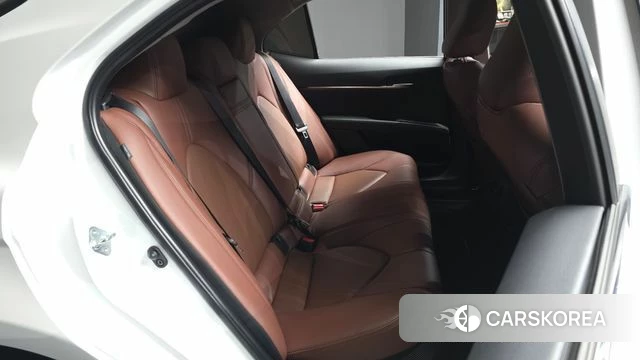 Toyota Camry (XV70) 2024 Белый из Кореи, фото 3