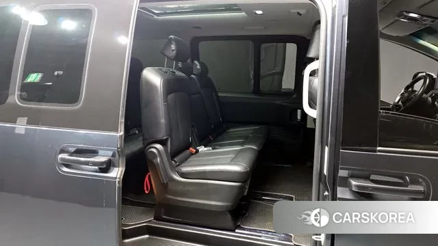 Hyundai Staria 2022 Серый из Кореи, фото 3