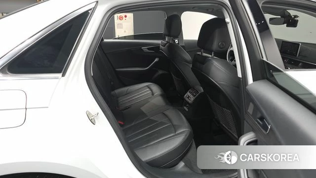 Audi A4 (B9) 2018 Белый из Кореи, фото 3