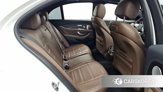 Mercedes-Benz E-Class W213 2019 Белый из Кореи, фото 3