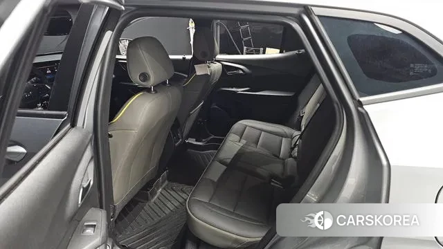 Chevrolet (GM Daewoo) Trax Crossover 2023 Серебристо-серый из Кореи, фото 3