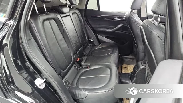 BMW X1 (F48) 2018 Черный из Кореи, фото 3