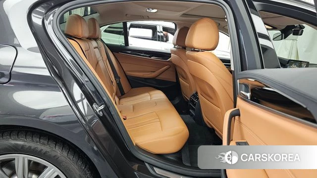 BMW 5 Series (G30) 2018 Серый из Кореи, фото 3
