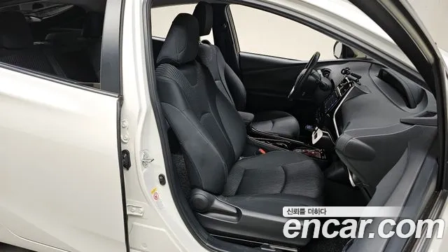 Toyota Prius 4th Generation 2018 Белый из Кореи, фото 3