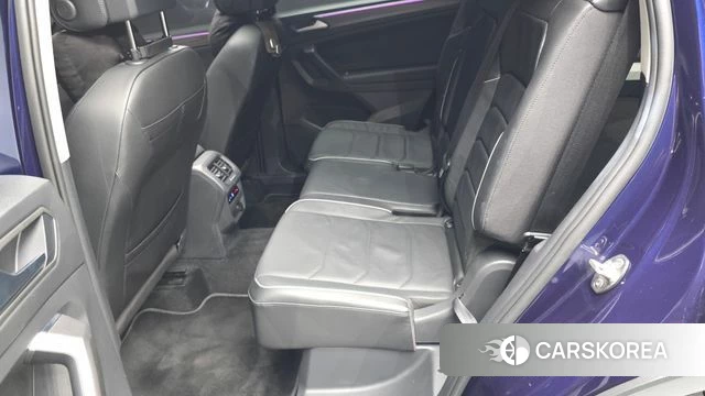 Volkswagen Tiguan Allspace 2023 Синий из Кореи, фото 3