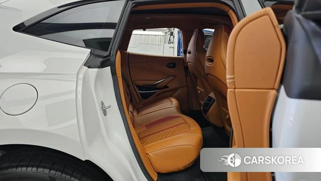 Aston Martin DBX 2023 Белый из Кореи, фото 3