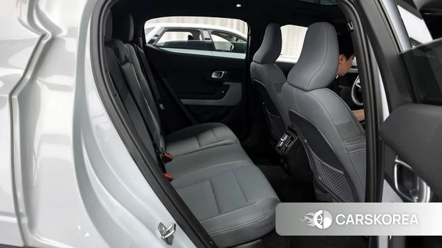 Polestar Polestar 2 2022 Светло-серебряный цвет из Кореи, фото 3