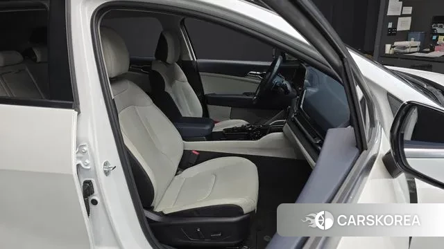 Kia Sportage 5th Generation Hybrid 2021 Белый из Кореи, фото 3