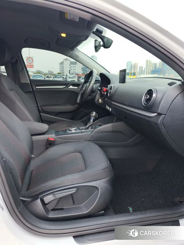 Audi A3 2020 Белый из Китая, фото 3