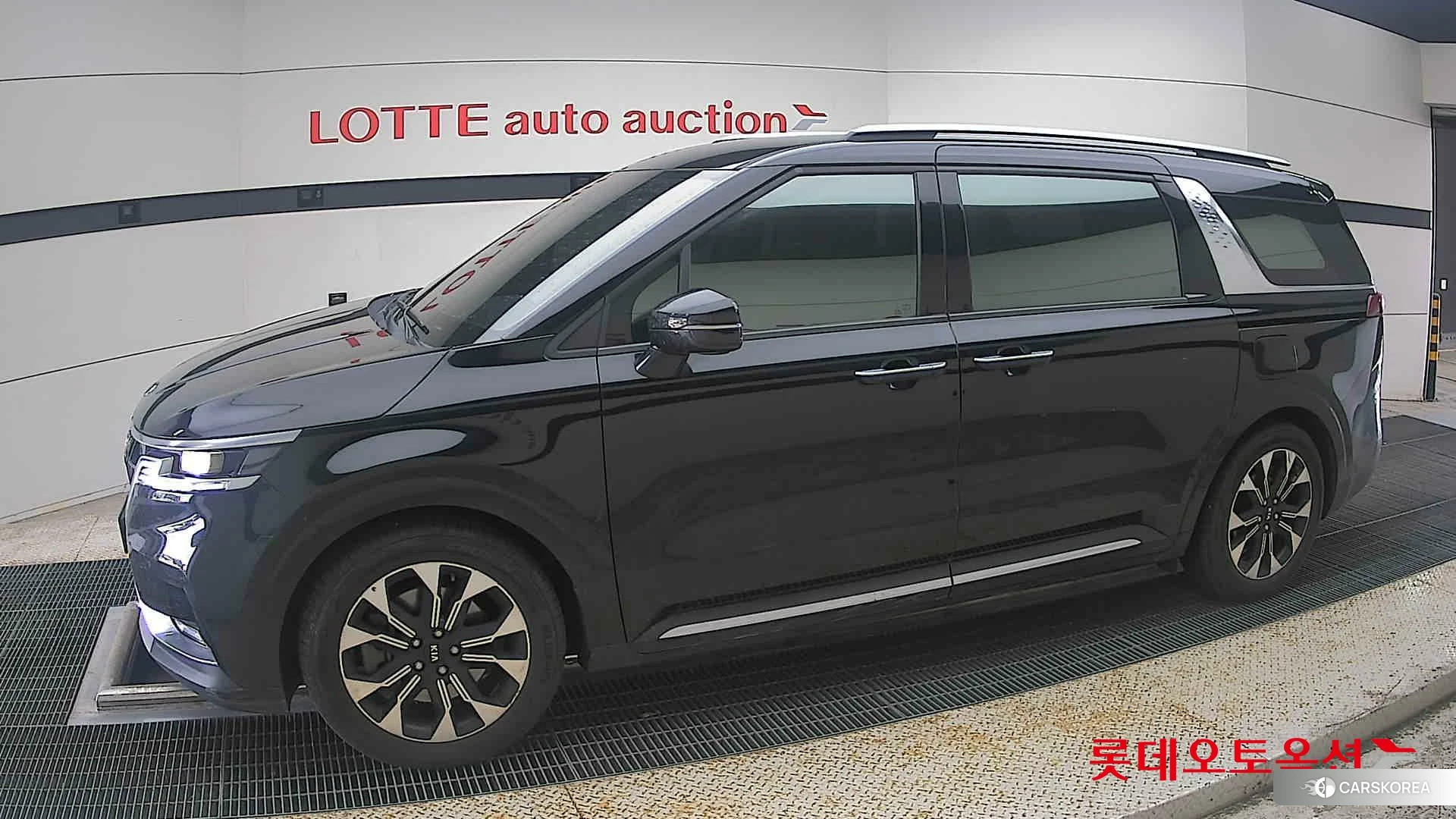 Kia Carnival 2021 Черный из Кореи, фото 3