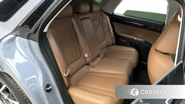 Hyundai Grandeur (GN7) 2024 Серебристо-серый из Кореи, фото 3