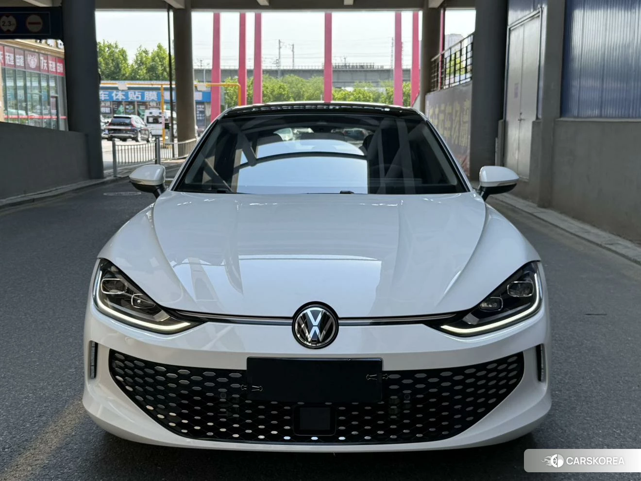 Volkswagen Lingdu 2023 Белый из Китая, фото 3