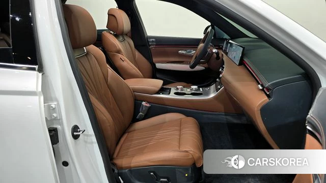 Genesis GV70 2025 Белый из Кореи, фото 3