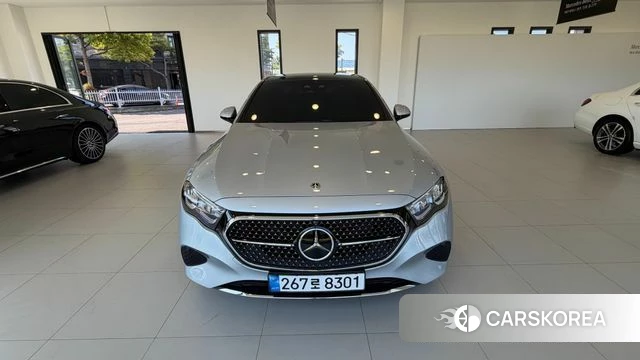 Mercedes-Benz E-Class W214 2025 Серебристо-серый из Кореи, фото 3