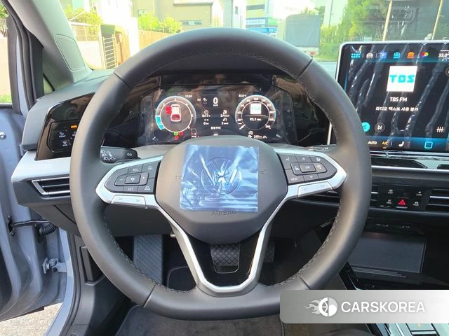 Volkswagen Golf 8th Generation 2026 Серебристо-серый из Кореи, фото 3
