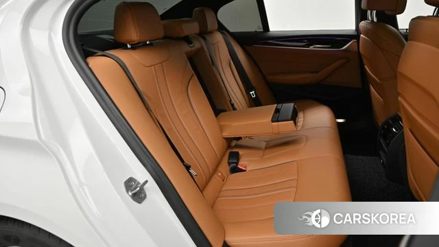 BMW 5 Series (G30) 2021 Белый из Кореи, фото 3