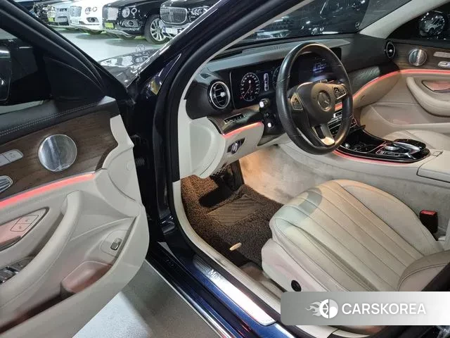 Mercedes-Benz E-Class W213 2018 Синий из Кореи, фото 3