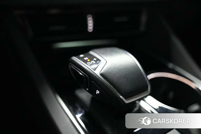 Volkswagen Touareg 2022 Черный из Китая, фото 3