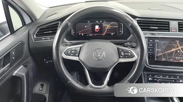 Volkswagen Tiguan second Generation 2022 Белый из Кореи, фото 3