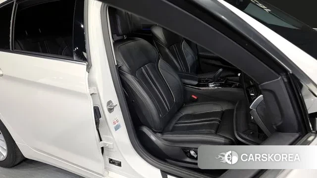 BMW 5 Series (G30) 2021 Белый из Кореи, фото 3