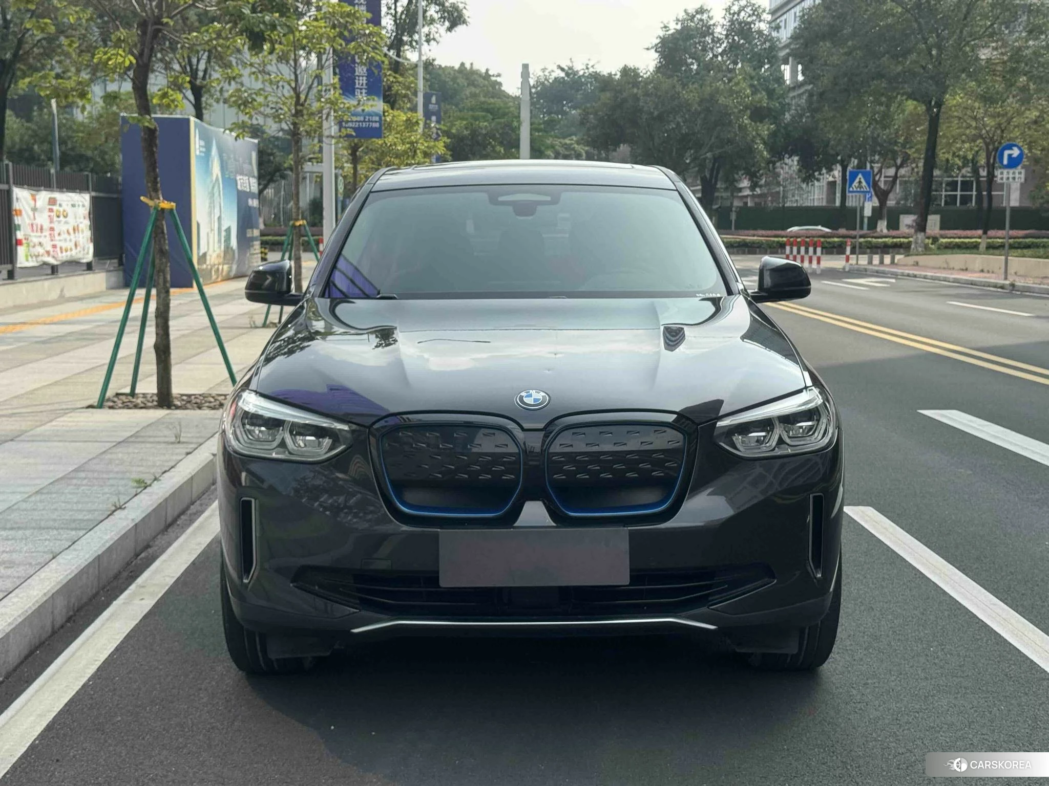 BMW iX3 2020 Темно-серый из Китая, фото 3