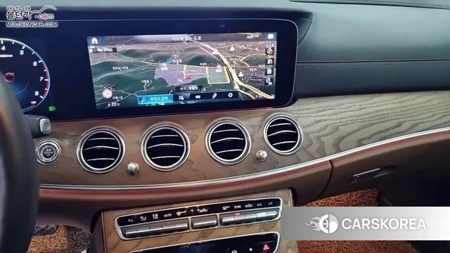 Mercedes-Benz E-Class W213 2023 Жемчужный цвет из Кореи, фото 3