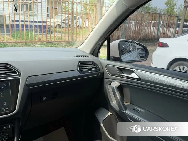 Volkswagen Tiguan L 2021 Белый из Китая, фото 3