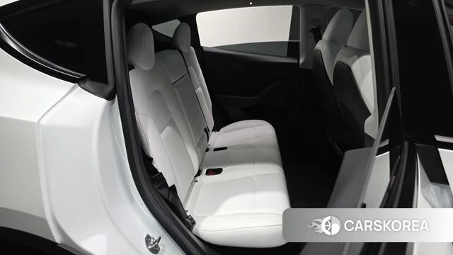 Tesla Model Y 2023 Белый из Кореи, фото 3