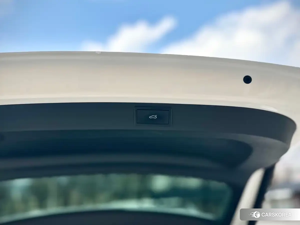Skoda Krok 2022 Белый из Китая, фото 3