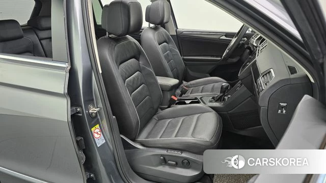 Volkswagen Tiguan second Generation 2020 Серый из Кореи, фото 3