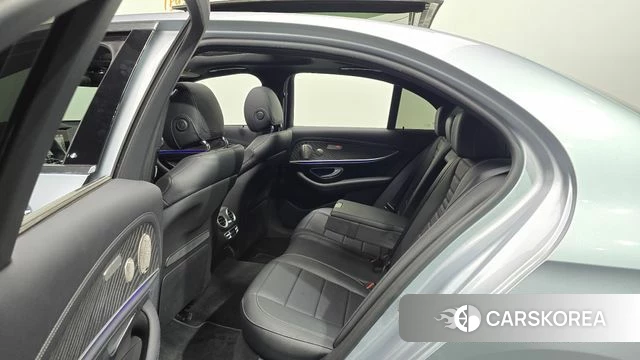 Mercedes-Benz E-Class W213 2022 Серебряный из Кореи, фото 3