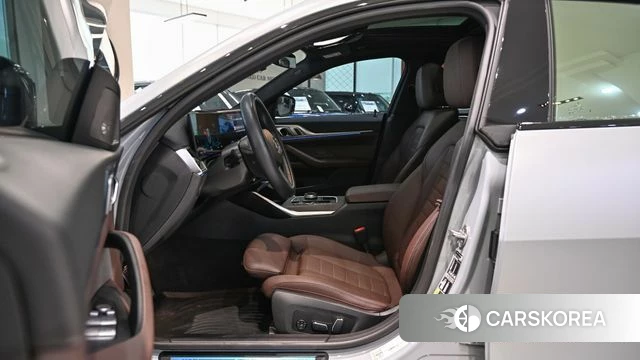 BMW i4 2024 Небесно-голубой из Кореи, фото 3