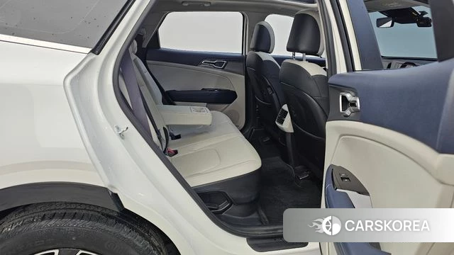 Kia Sportage 5th Generation Hybrid 2022 Белый из Кореи, фото 3