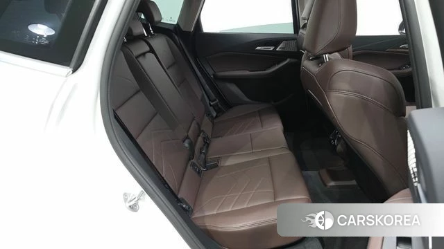 BMW 2 Series Active Tourer (U06) 2024 Белый из Кореи, фото 3