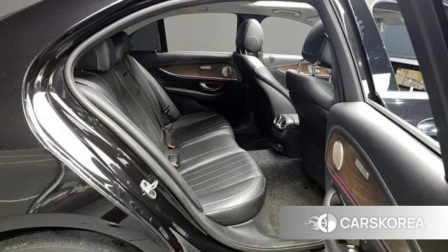 Mercedes-Benz E-Class W213 2018 Черный из Кореи, фото 3