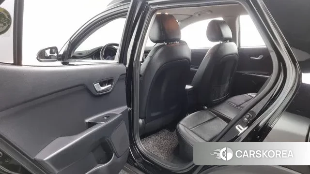 Kia Stonic 2018 Черный из Кореи, фото 3