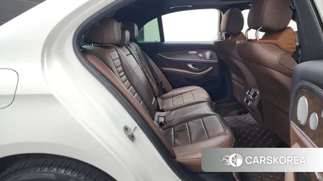 Mercedes-Benz E-Class W213 2021 Белый из Кореи, фото 3