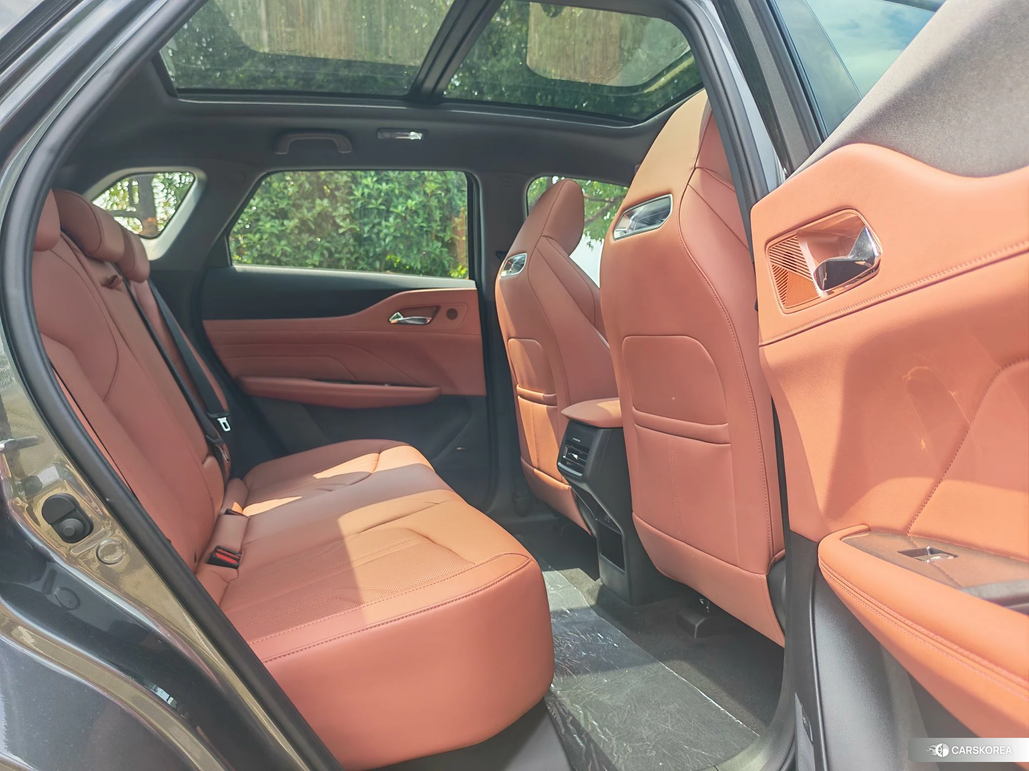 Chang'an UNI-Z PHEV 2026 Темно-серый из Китая, фото 3