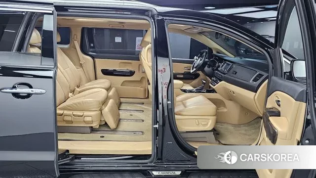 Kia The New Carnival 2018 Черный из Кореи, фото 3