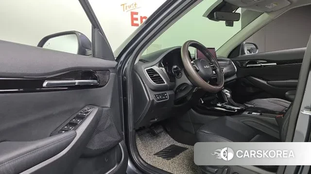 Kia Seltos 2021 Серый из Кореи, фото 3