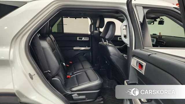 Ford Explorer 6th Generation 2023 Белый из Кореи, фото 3