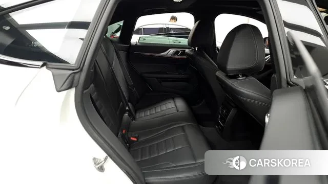 BMW 4 Series (G22) 2025 Белый из Кореи, фото 3