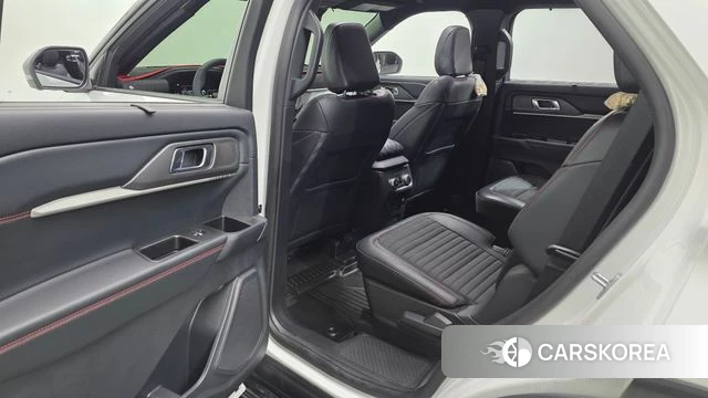 Ford Explorer 6th Generation 2025 Белый из Кореи, фото 3