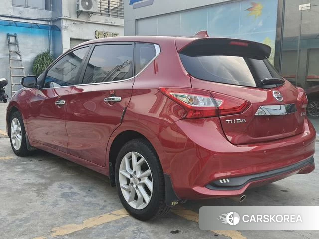 Nissan TIIDA 2022 Красный из Китая, фото 3