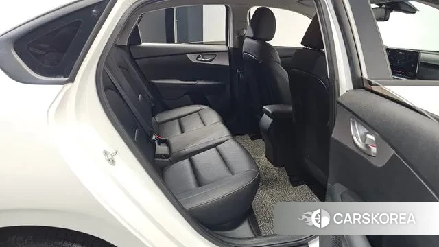 Kia The New K3 2nd generation 2021 Белый из Кореи, фото 3