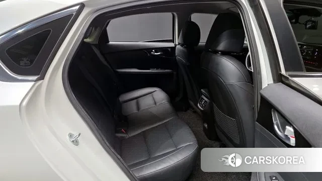 Kia The New K3 2nd generation 2021 Белый из Кореи, фото 3