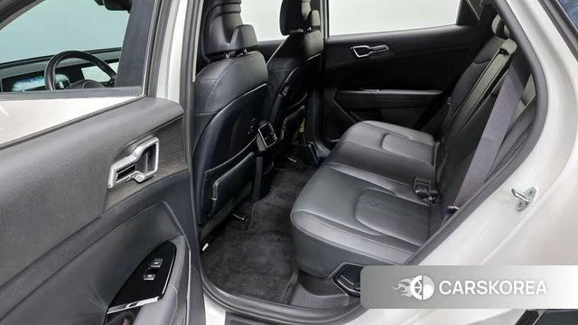 Kia Sportage 5th Generation Hybrid 2022 Белый из Кореи, фото 3
