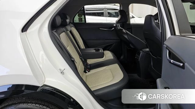 Kia Di Ol Nu Niro 2024 Белый из Кореи, фото 3