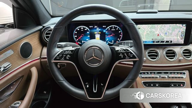 Mercedes-Benz E-Class W213 2021 Белый из Кореи, фото 3